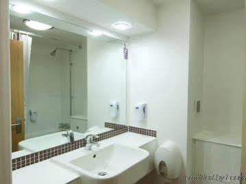 Premier Inn Gloucester Extérieur photo